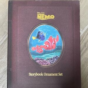 Disney Finding Nemo Storybook Ornament Set - Blue and Red